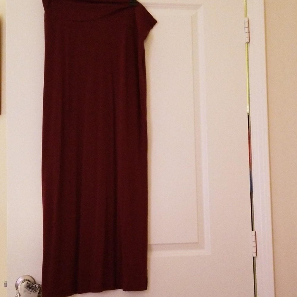 Maxi skirt maroon